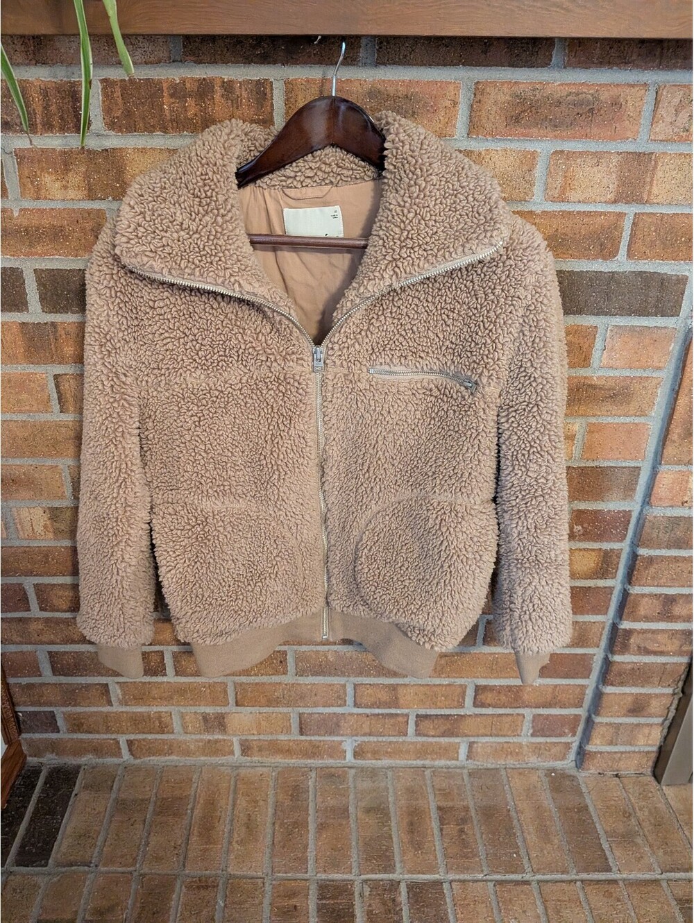 Wilfred Free Women's Beige Teddy Sherpa Fleece Jacket XS | Aritzia House Brand
